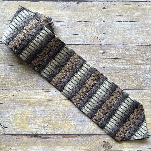 Bergamo New York One Size Mens Tie Gold and Black 58”x 3” - Picture 4 of 11